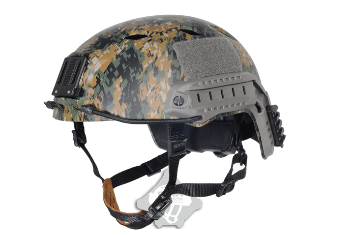 FMA Base Jump Helmet SetDigital Woodland tb474