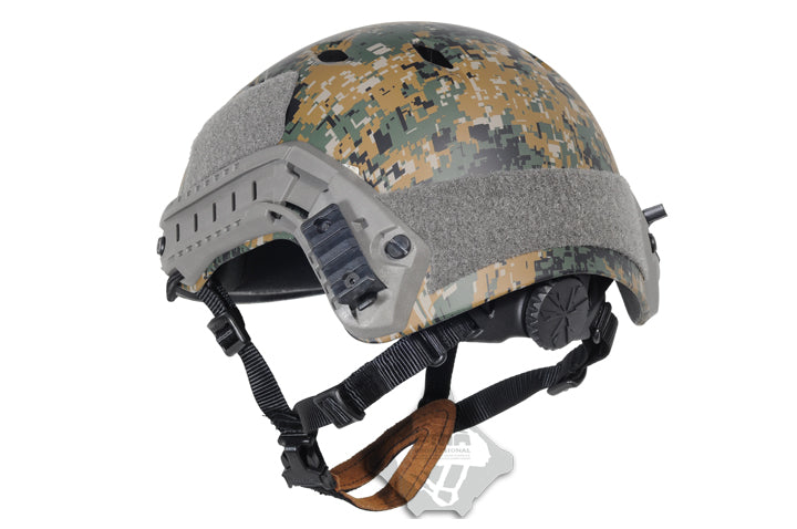 FMA Base Jump Helmet SetDigital Woodland tb474