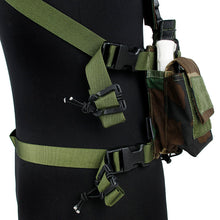 Load image into Gallery viewer, TMC Defender 3 D-Mitts Chest Rig Light Version for 5.56 ( Woodland )
